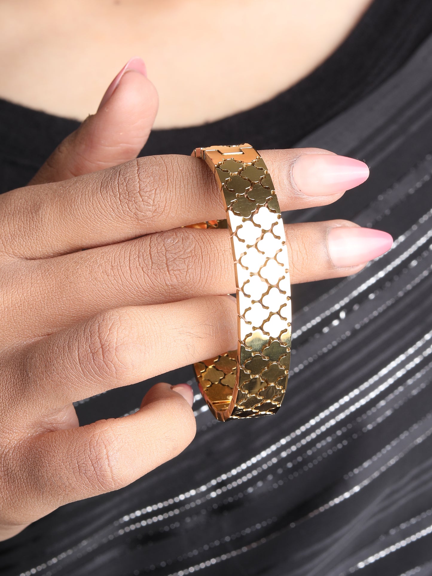 Glossy Clover kada