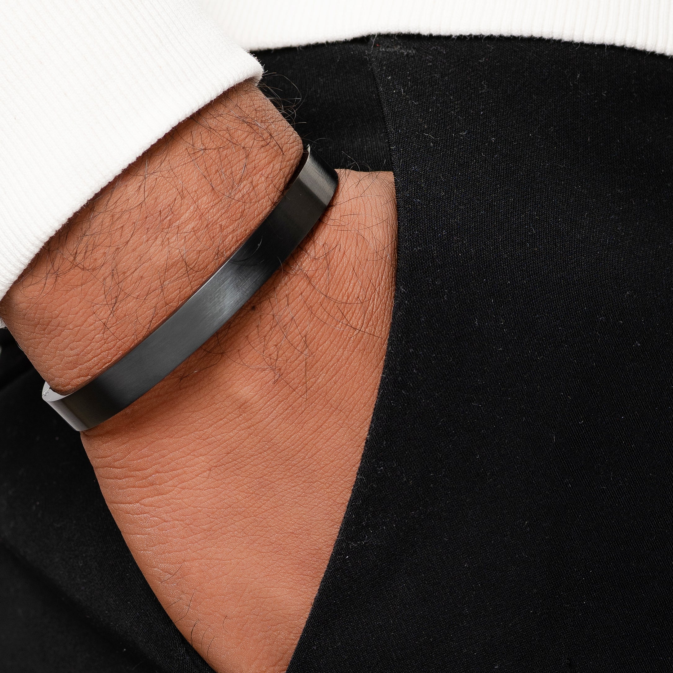 Finkal Black Men's Kada Bracelet