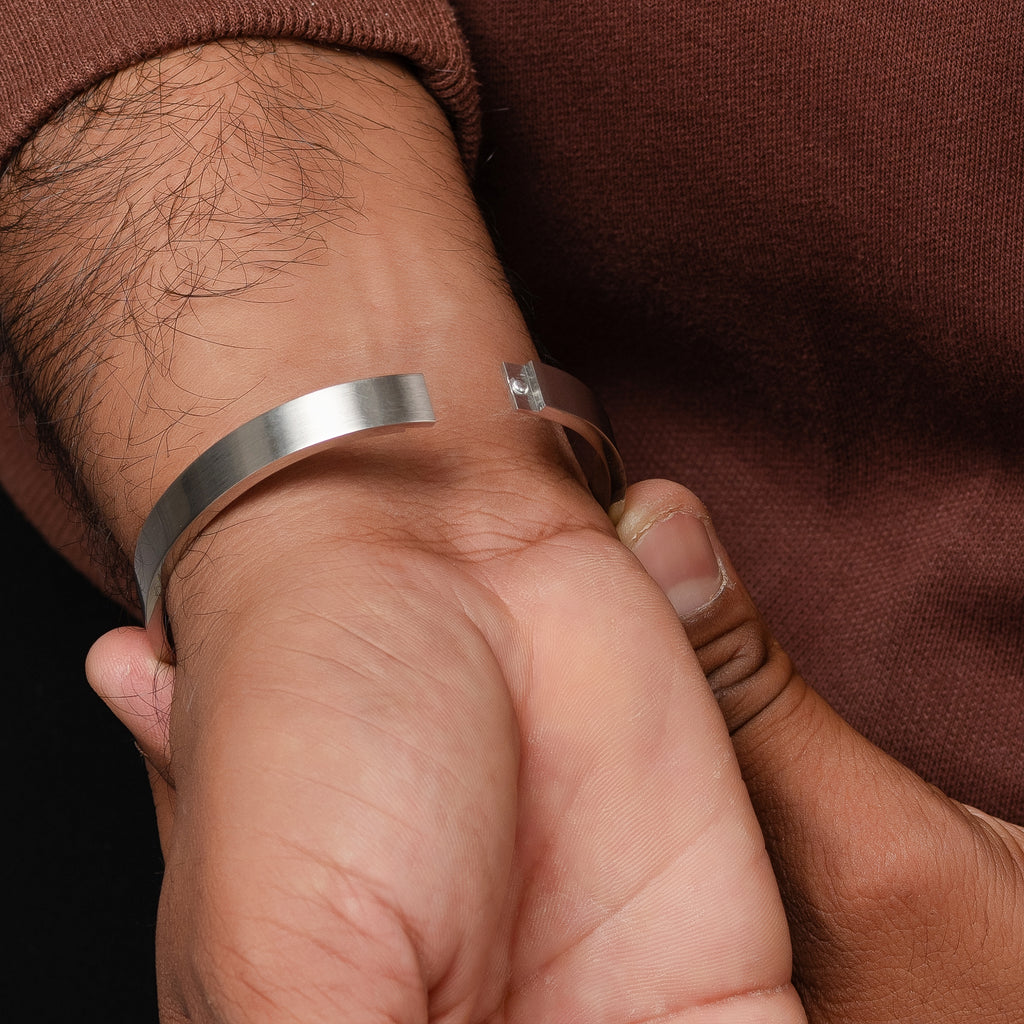 Finkal Silver Men's Kada Bracelet