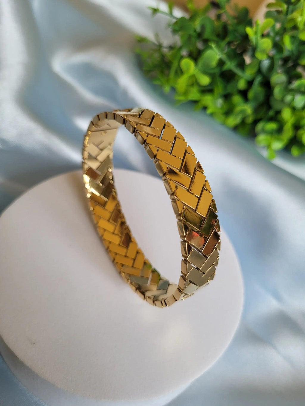 Lustrous Kada Bracelet