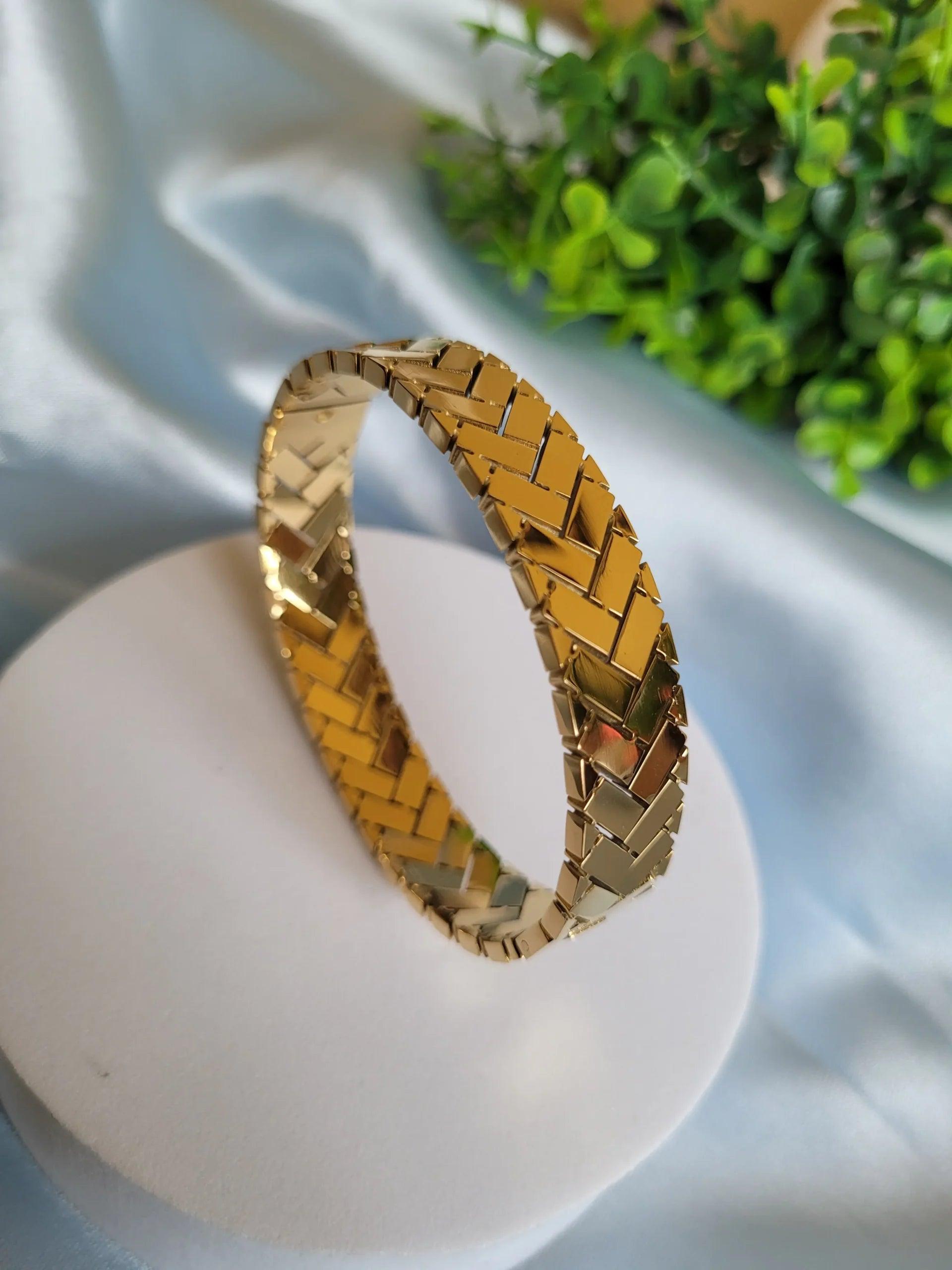 Lustrous Kada Bracelet