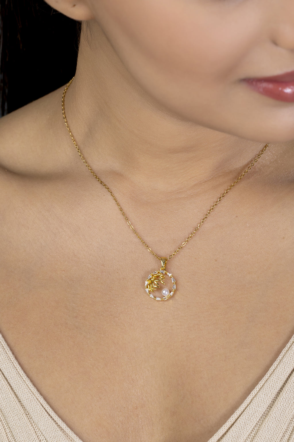 Lara Chain Pendant Necklace