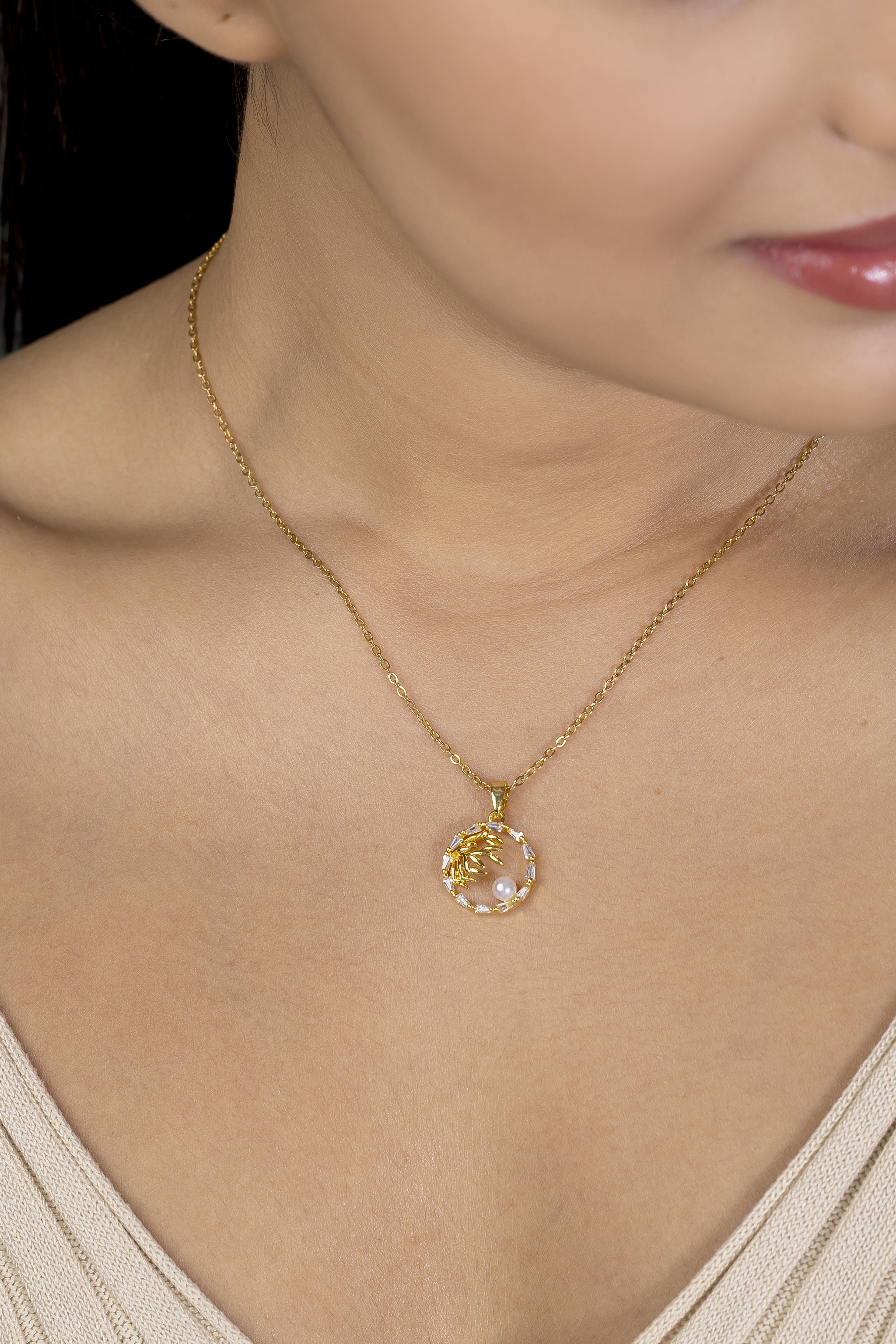 Lara Chain Pendant Necklace