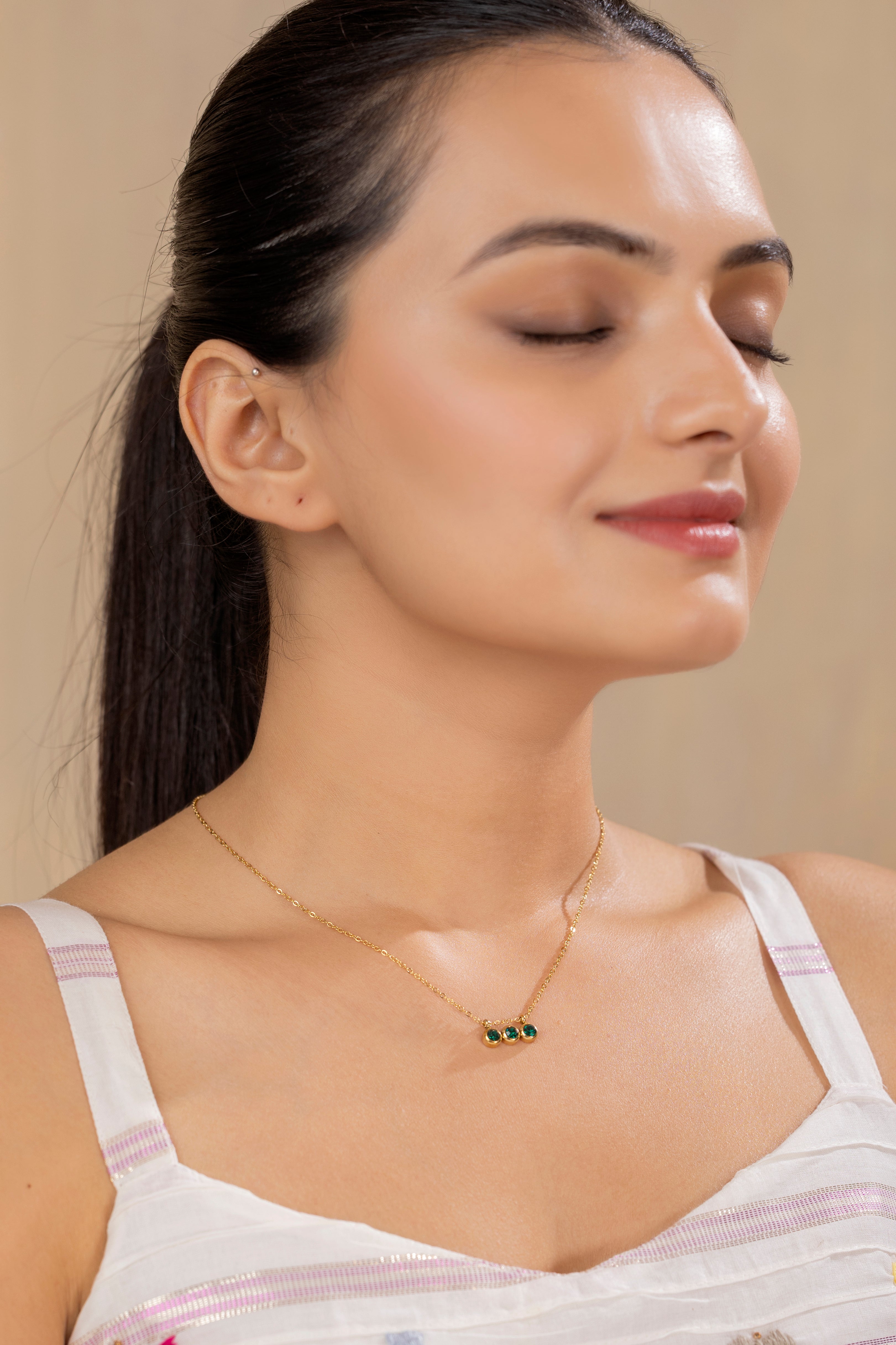 Azeeza Chain Pendant Necklace