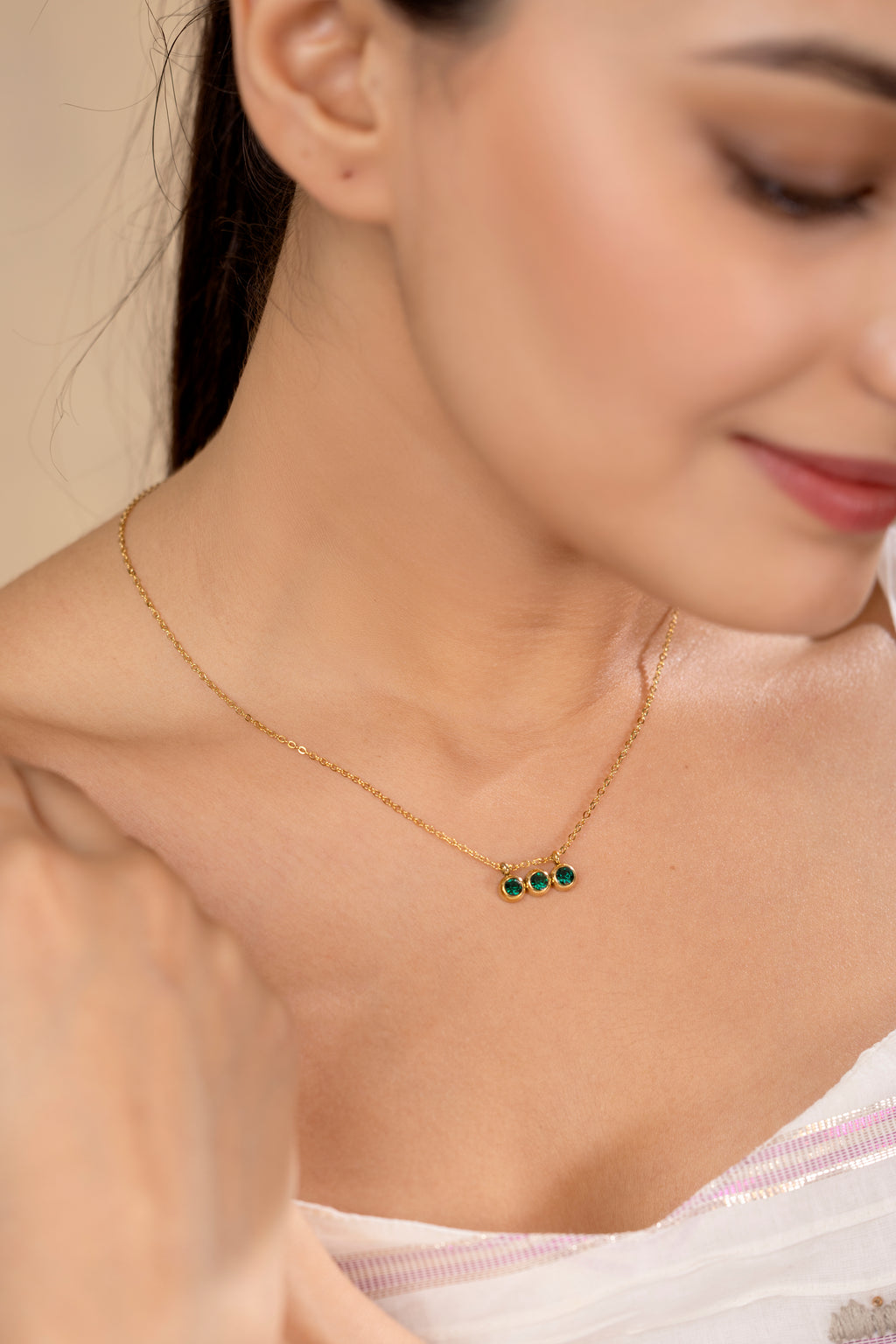 Azeeza Chain Pendant Necklace