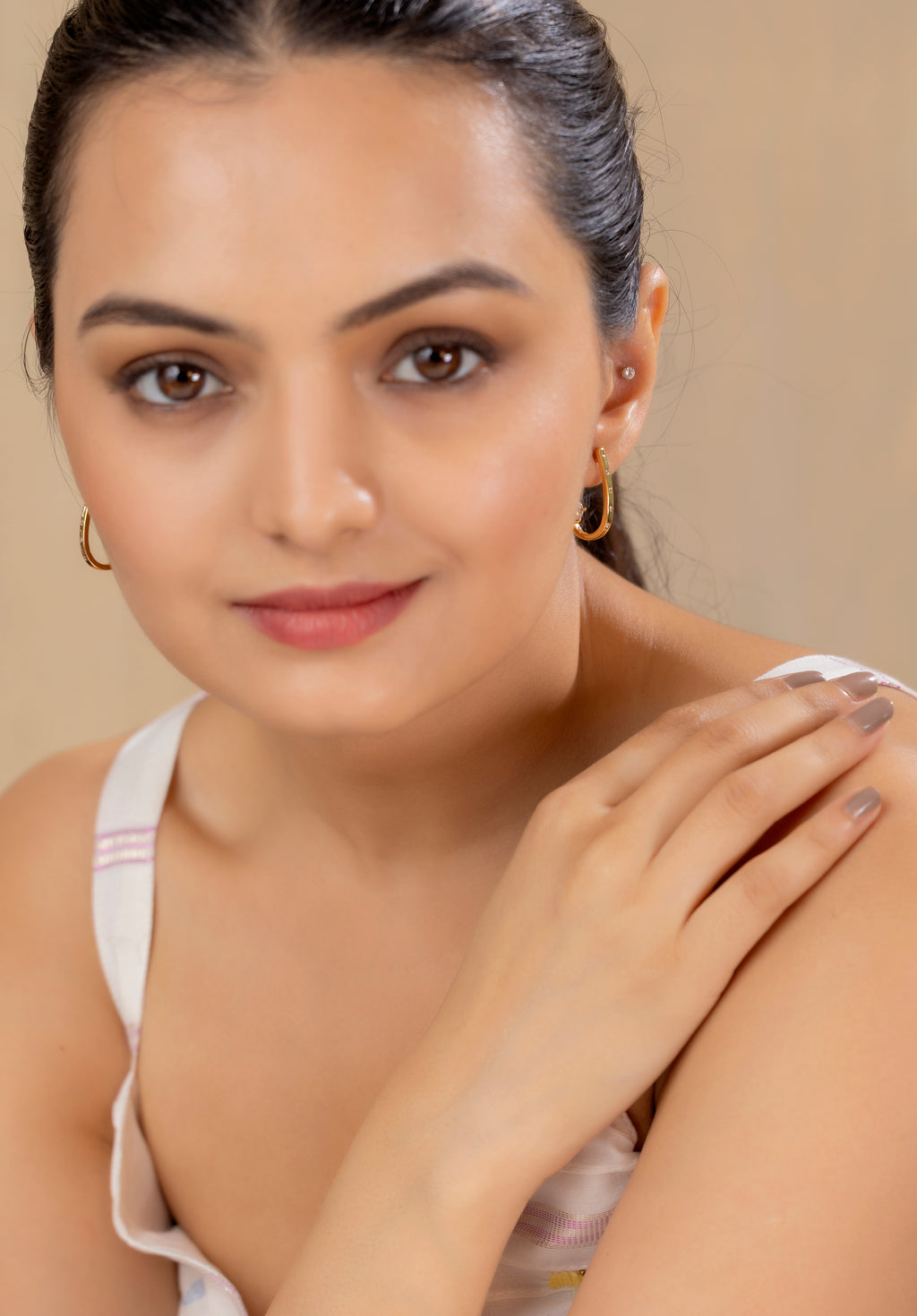 Nora Solitaire Hoop Earring