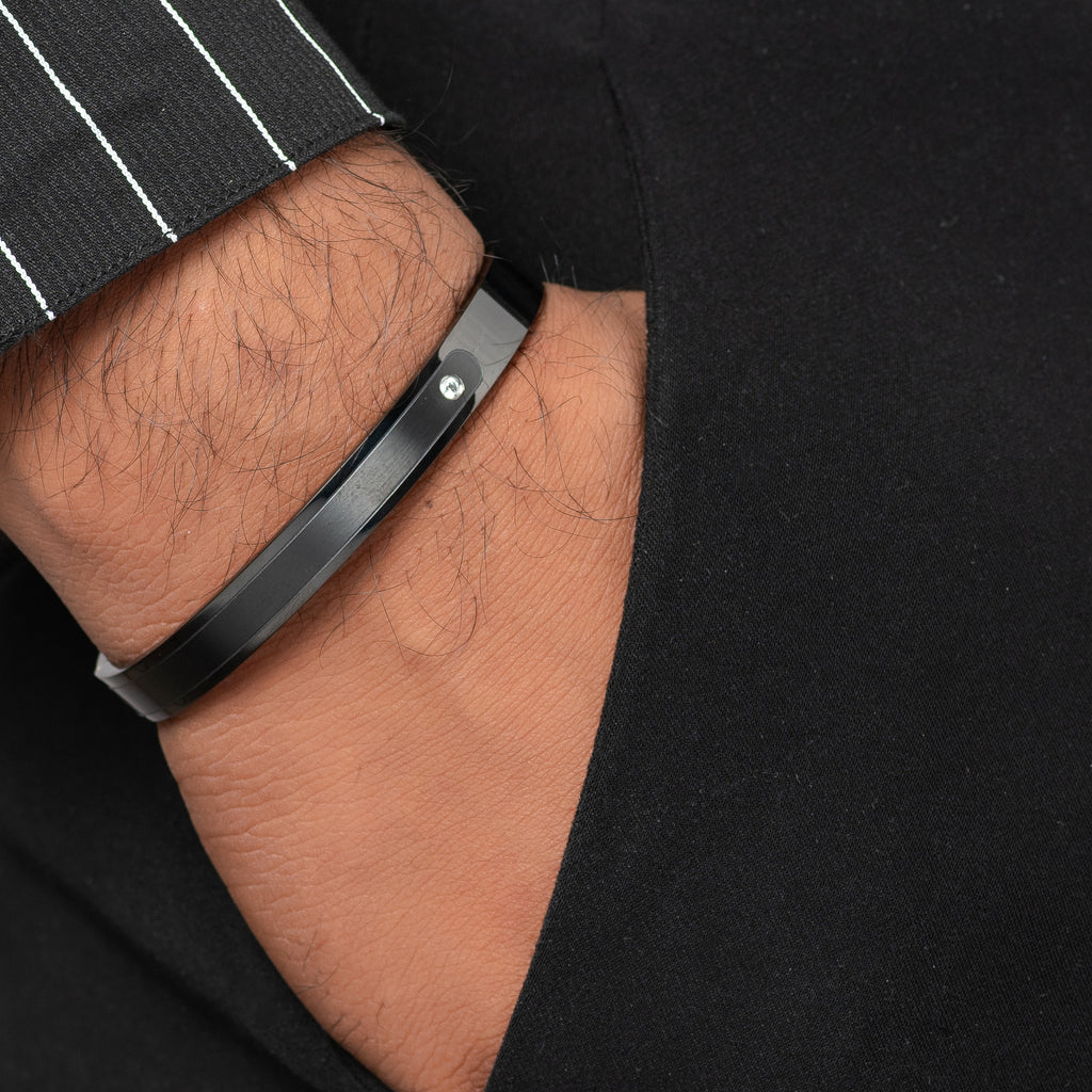 Solitaire Black Men's Kada Bracelet