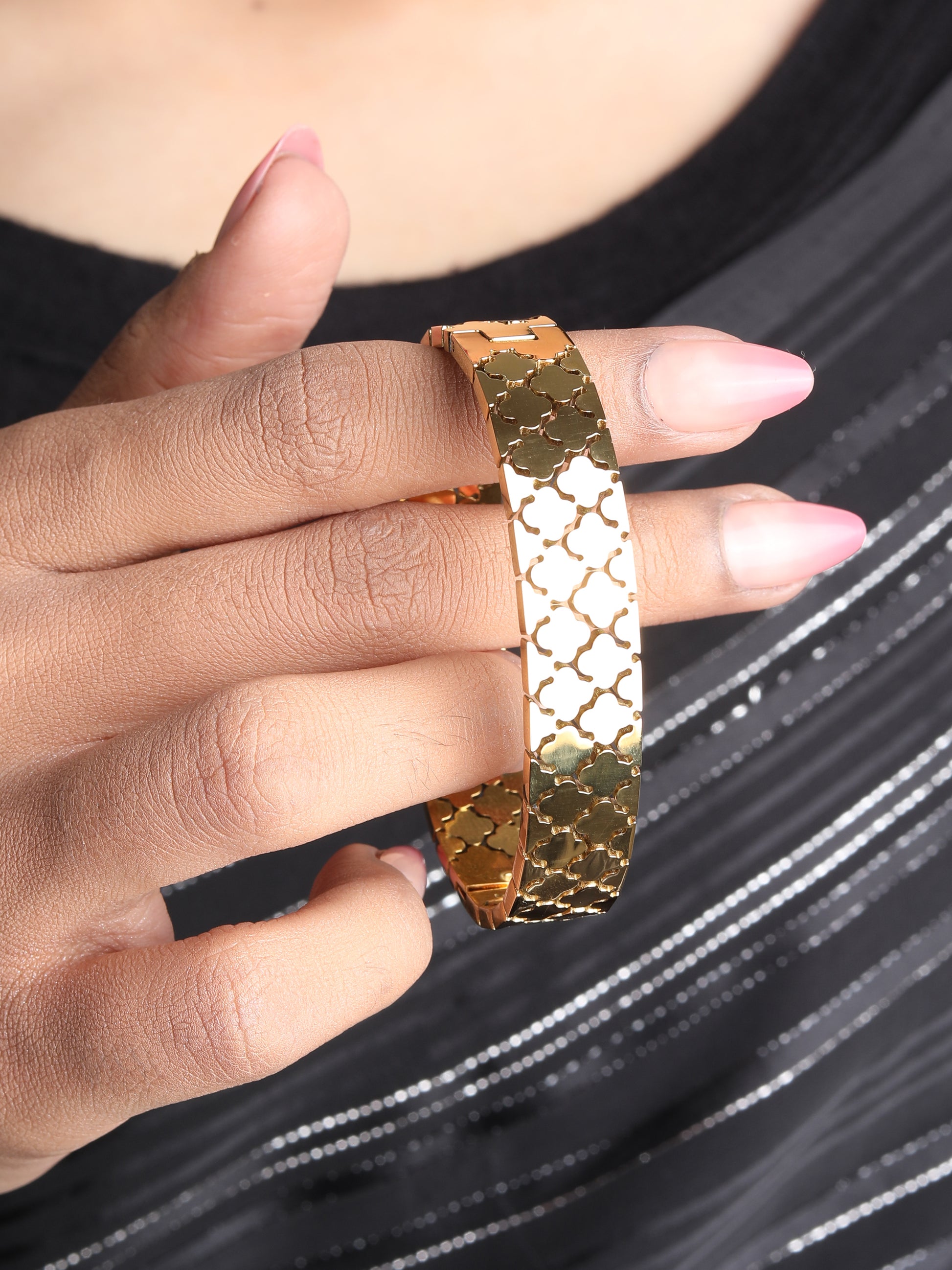 Glossy Clover kada 