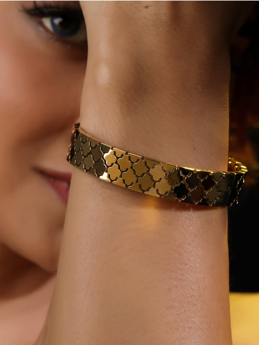 Glossy Clover kada 