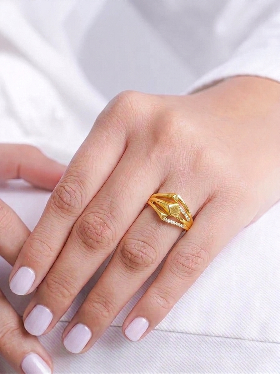 Gleam Twist Ring