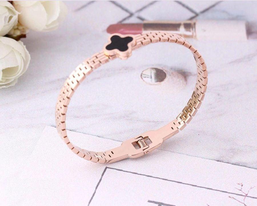 Clover Kada Bracelet