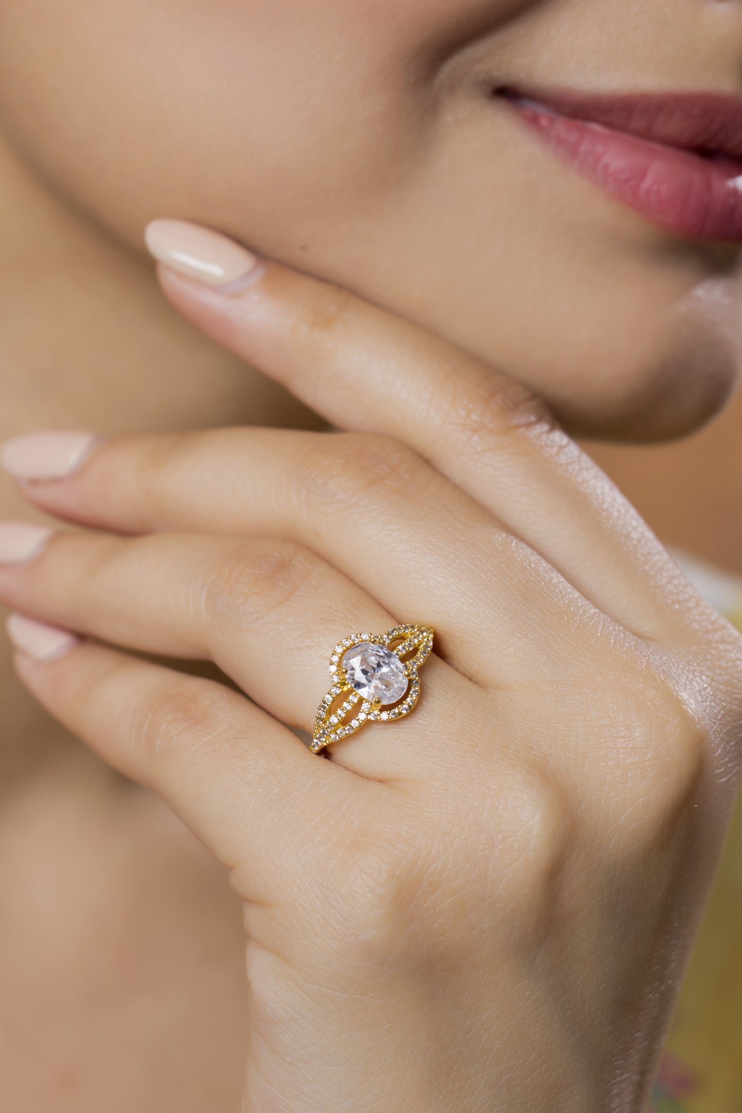 Ovel Emarld Ring